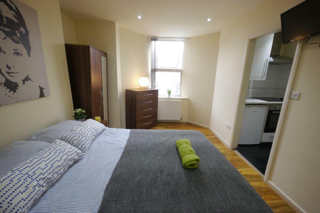 Accommodation Лондон Экстерьер фото