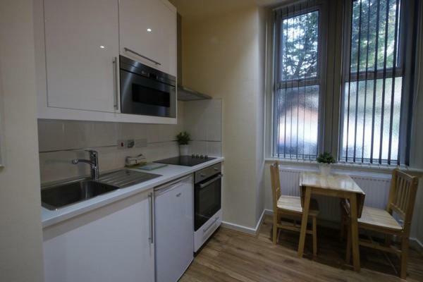 Accommodation Лондон Экстерьер фото