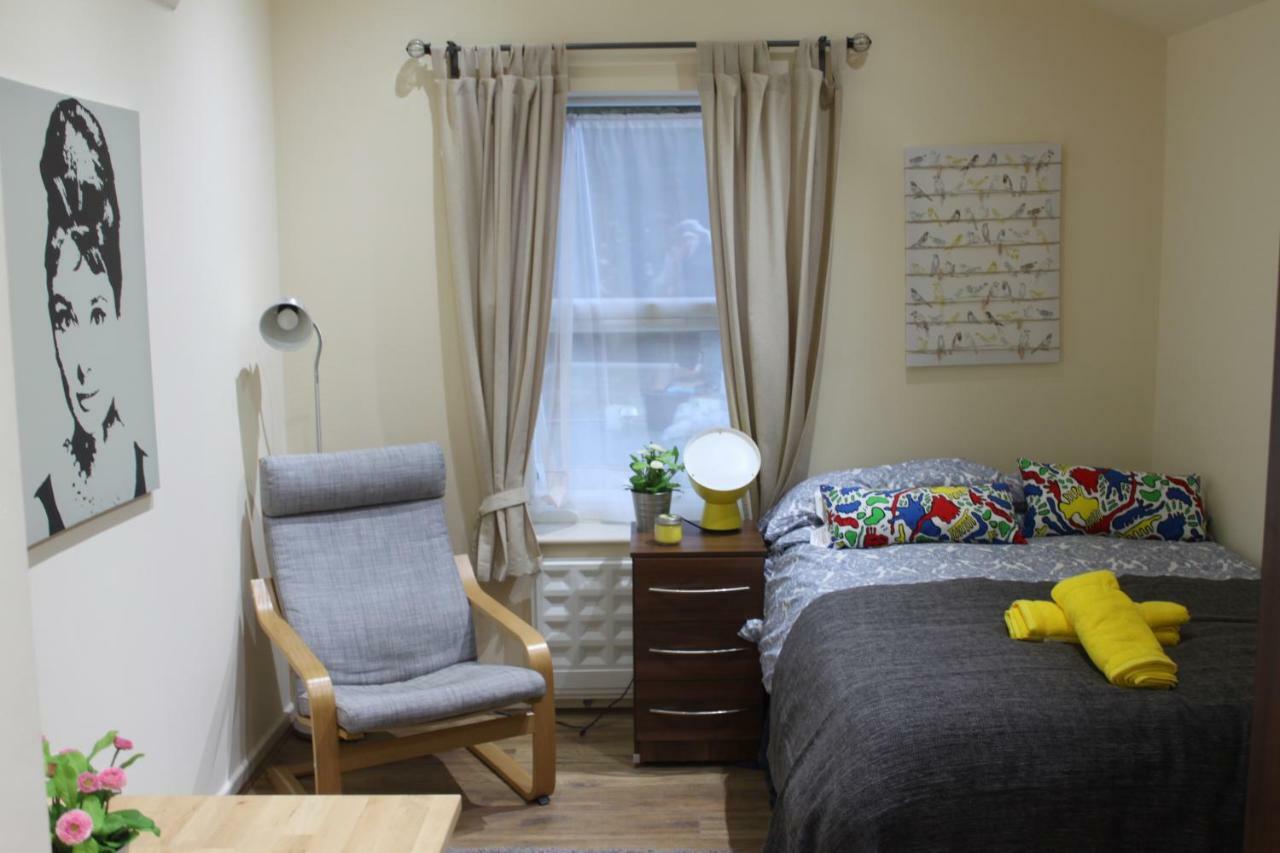 Accommodation Лондон Экстерьер фото