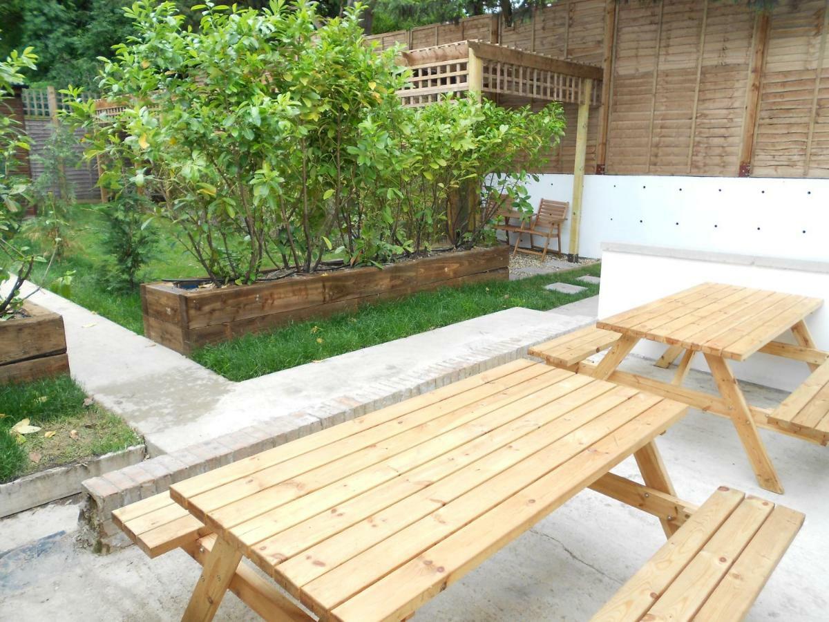 Accommodation Лондон Экстерьер фото